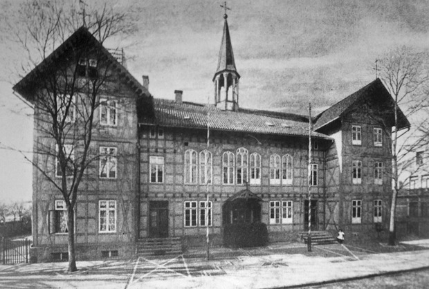 Ursprüngliches Gebäude des Evangelischen Stiftischen Gymnasiums in Gütersloh.