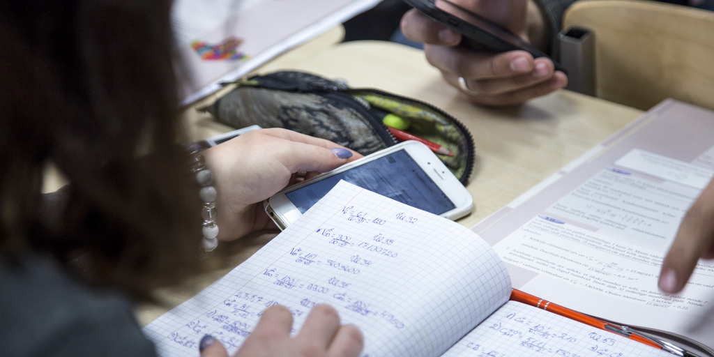 Mathe Unterricht mit Smartphone
