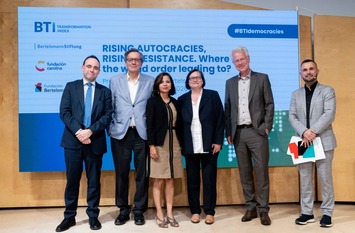 Pr&auml;sentation des Transformationsindex der Bertelsmann Stiftung BTI 2026 am 20. Mai 2026 im Espacio Bertelsmann in Madrid. Von links: &Aacute;ngel Alonso Arroba, stellvertretender Stabschef des spanischen Ministerpr&auml;sidenten; Fernando Vallesp&iacute;n, Professor f&uuml;r Politikwissenschaft und ehemaliger Pr&auml;sident des Centro de Investigaciones Sociol&oacute;gicas (CIS); Erika Rodr&iacute;guez Pinz&oacute;n, Direktorin der Fundaci&oacute;n Carolina; Sabine Donner und Hauke Hartmann, Senior Experts der Bertelsmann Stiftung; Vicent Climent, Senior Project Manager der Fundaci&oacute;n Bertelsmann.