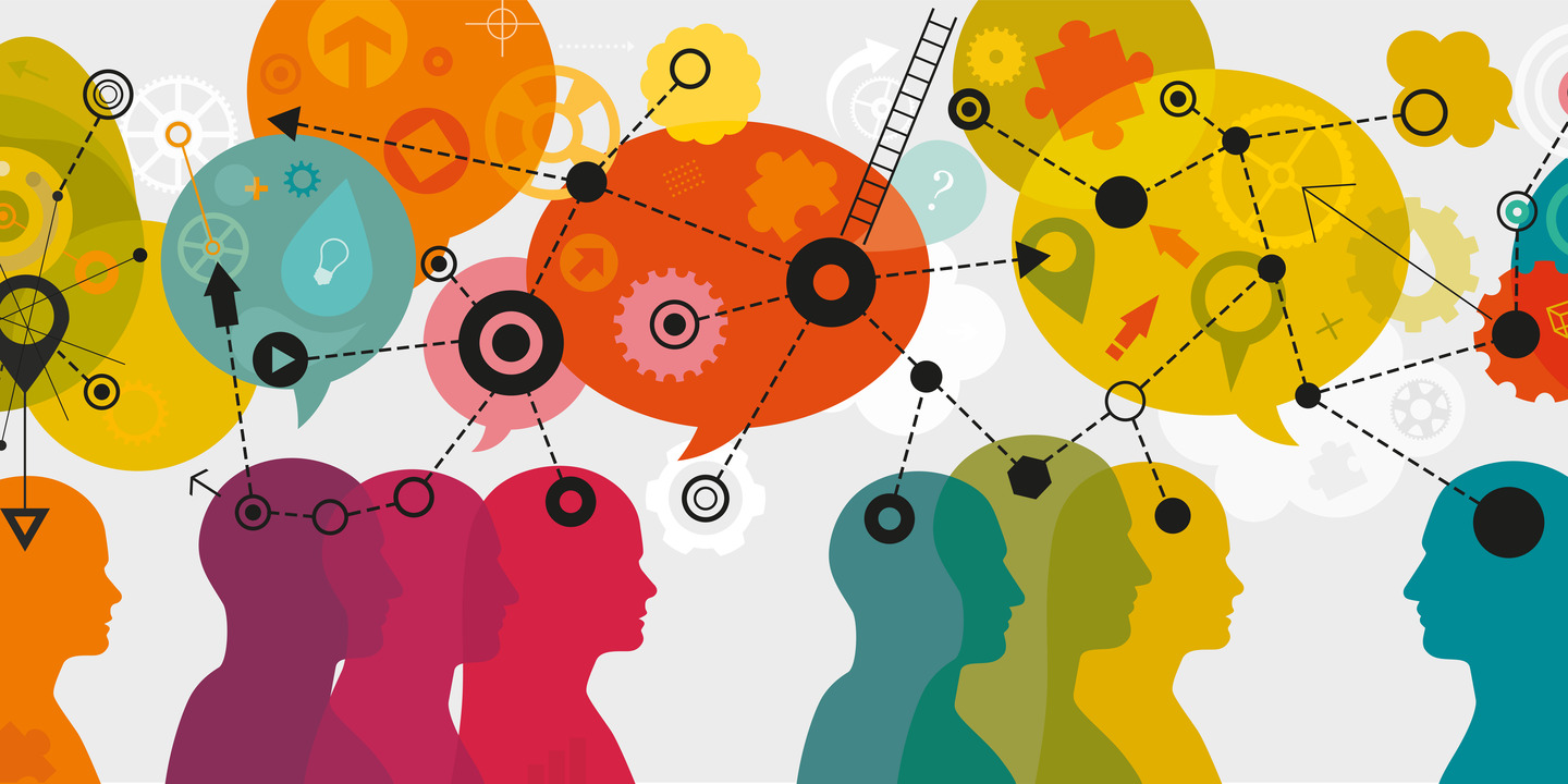 Gedankensprechblasen und bunte Köpfe