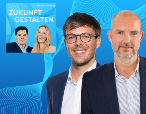 Ankündigungsbild für den Podcast der Bertelsmann Stiftung. Im Vordergrund sind die lächelnden Porträts von Christian Walter und Carsten Große-Starmann vor blauem Hintergrund zu sehen. Oben links befindet sich das Logo-Cover „Zukunft gestalten“.