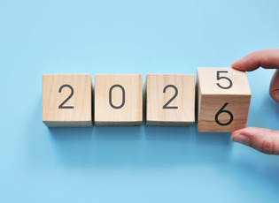 Four blocks with numbers 2026 for the current year.