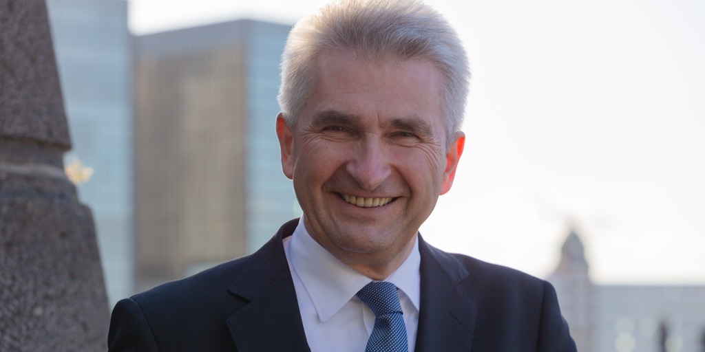 Porträtfoto von Prof. Dr. Andreas Pinkwart