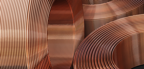 Close-up of new and shiny сopper pipe. 3D illustration(© © simone_n - stock.adobe.com)