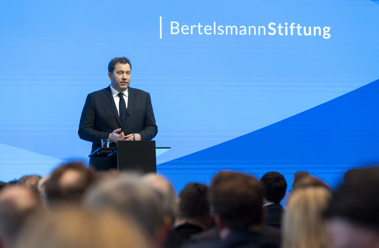 Lars Klingbeil bei einer Veranstaltung der Bertelsmann Stiftung