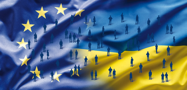 Ukrainian and the EU flag blending into each other as European U(© Montage: © stock.adobe.com/katty2016 © stock.adobe.com/weyo)