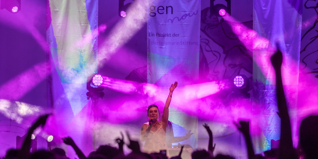Bühnenbild des Kosmos Festivals 2025