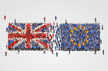 Flaggen von Gro&szlig;britannien und der EU