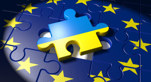 Puzzle-EU Flagge und Ukraine Flagge 