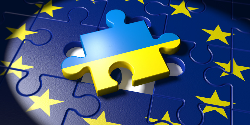 Puzzle-EU Flagge und Ukraine Flagge 
