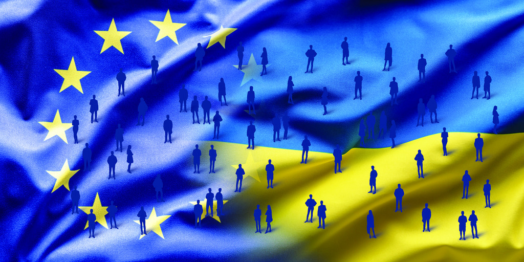 The flags of the EU and Ukraine merge into a single flag.
