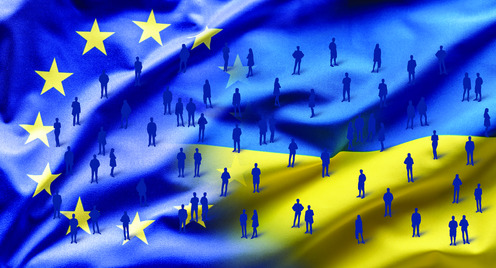 [Translate to English:] The flags of the EU and Ukraine merge into a single flag.