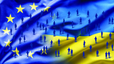 Ukrainian and the EU flag blending into each other as European Union leans towards the membership of Ukraine(© Montage: © stock.adobe.com/katty2016 © stock.adobe.com/weyo)