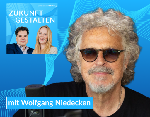 Ein Porträtfoto von Wolfgang Niedecken zusammen mit dem Logo des Podcasts "Zukunft gestalten" der Bertelsmann Stiftung