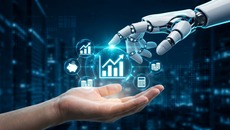 Eine Roboterhand und eine menschliche Hand berühren sich. (© <p>© NimVisuals - stock.adobe.com/KI-generiert</p>)