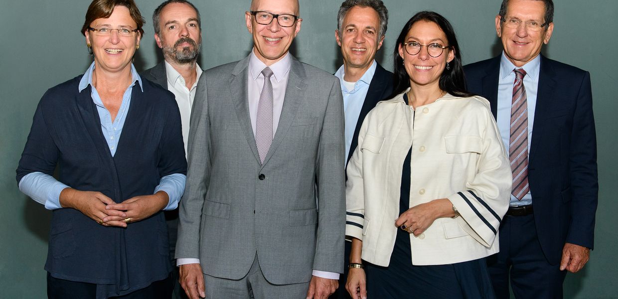 (© Phil Dera) Gruppenfoto Forum Bildung Digitalisierung