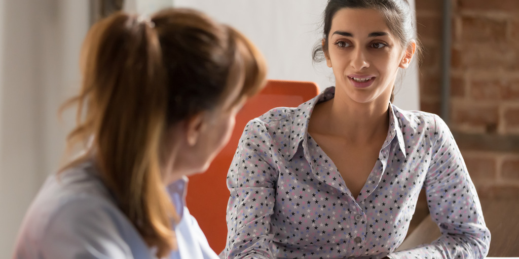 Interviewsituation zwischen zwei Frauen