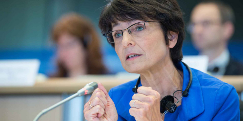 EU-Sozialkommissarin Marianne Thyssen spricht bei ihrer Anhörung als Kommissions-Kandidatin vor dem Europäischen Parlament.