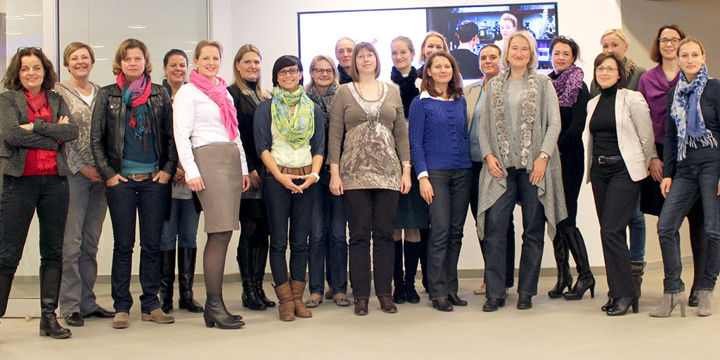 gestelltes Gruppenfoto weiblicher Führungskräfte