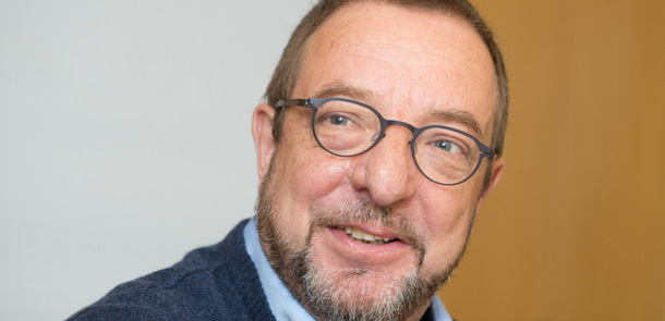 Portraitfoto des Schulleiters Jochem von SchwerdtnerPortraitfoto des Schulleiters Jochem von Schwerdtner