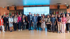 Working_Conference_family-picture_ST-DZ.jpg(© Europaeischer Ausschuss der Regionen, Bruessel)