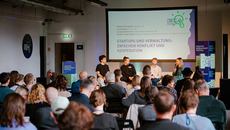 53805375993 6c92f61eb0 c(© © Creative Bureaucracy Festival / Mélanie Duault)