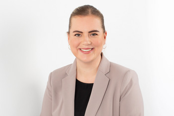 Porträt Caroline Schnelle
