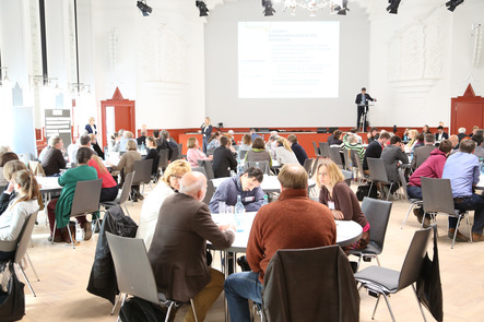 Blick in den Veranstaltungsraum in Leipzig