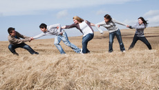 2547669.jpg Teens will be Teens(© OJO Images / F1 ONLINE)