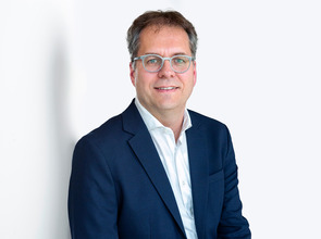 Dr. Finn  Heinrich
