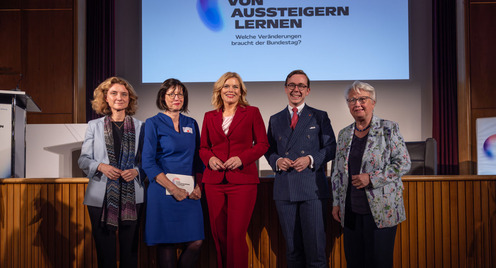 Daniela Schwarzer, Vorständin Bertelsmann Stiftung; Elisabeth Niejahr, Geschäftsführerin Gemeinnützige Hertie-Stiftung; Julia Klöckner, Bundestagspräsidentin; Philipp Amthor, MdB; Annette Schavan, Bundesministerin a.D. und Vorständin Gemeinnützige Hertie-Stiftung