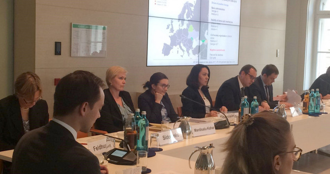 Participants of the expert round table on the Eastern Partnership of the EU during the discussion