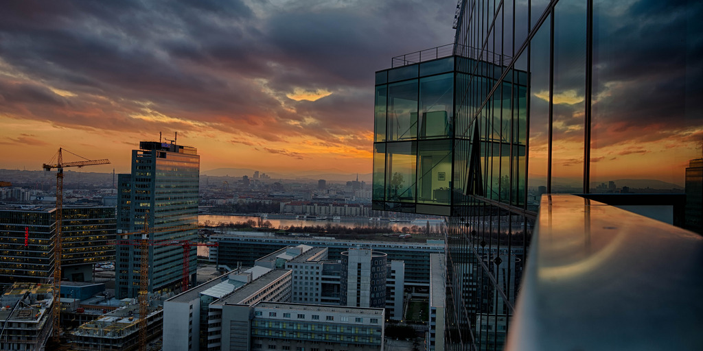 Ein Blick auf die Stadt Wien in der Dämmerung