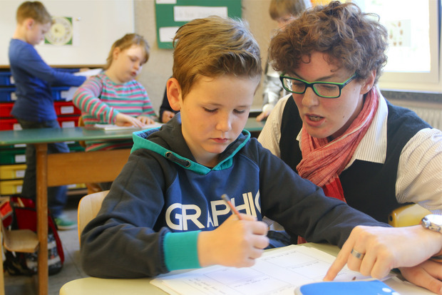 Die Lehrer an der Grundschule Ernst-Moritz-Arndt verstehen sich als Unterstützer im Lernprozess.