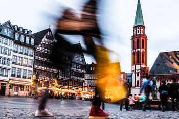 Menschen auf Marktplatz