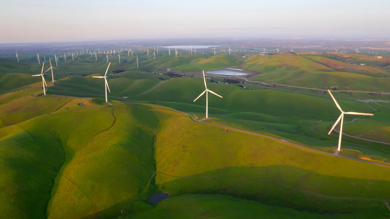 Windmills and Green Hills in Livermore, California. Windmühlen und grüne Hügel in Livermore, Kalifornien