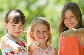 drei kleine Mädchen