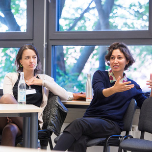 participants from different countries in discussion