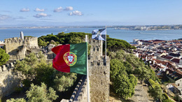 View to the Castelo de Sao Jorge in Lisboa