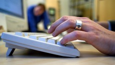 Hand Tastatur(© Thomas Kunsch)