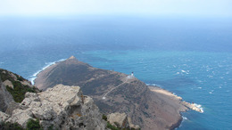 Blick von einem Berg der tunesischen Halbinsel Kap Bon auf Teile der Insel und das sie umgebende Mittelmeer.