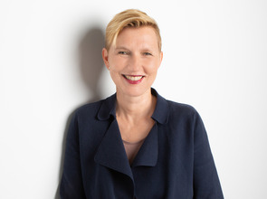 Dr. Christina  Wieda