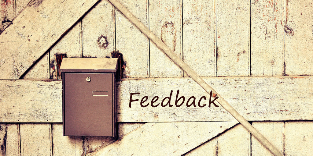Briefkasten beschriftet mit Feedback