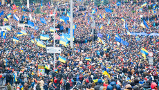 Hunderttausende Menschen gehen in Kiev auf die Straße und protestieren.(© golicin - stock.adobe.com)