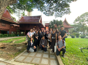 Internationale Recherche Bangkok Gruppenbild verpixelt(© Bertelsmann Stiftung)