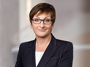  Birgit  Riess