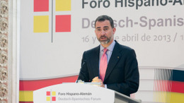 König Felipe hält eine Rede beim Deutsch-Spanischen Forum in Berlin