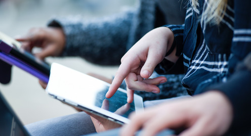 Closeup arbeiten am Tablet