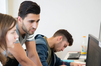 Schüler vor dem PC