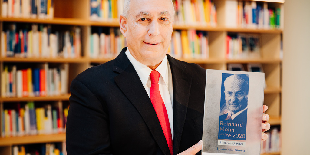 Unser Reinhard Mohn Preisträger Nechemia J. Peres während des Festakts